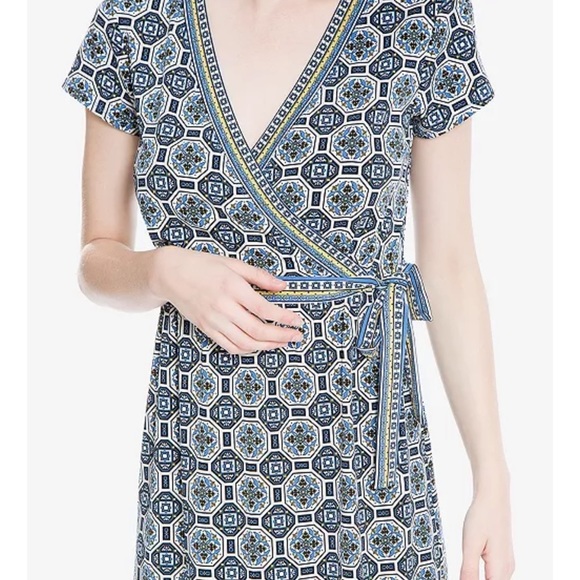 Max Studio Nordstrom Dress Faux Wrap front NWT short sleeves Mosaic print size S - Picture 1 of 12